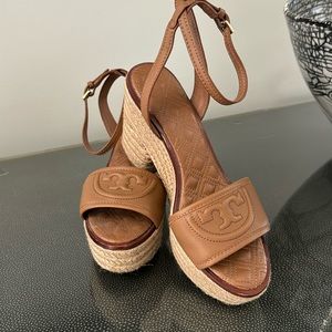 ✨NEW ✨Tori Burch Fleming platform Espadrille Sandal Tan